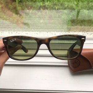 Ray-Ban (polarized) Wayfarer with Case